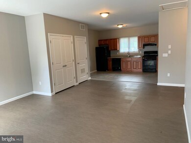 132 William St unit D, Hightstown, NJ 08520 - photo 4