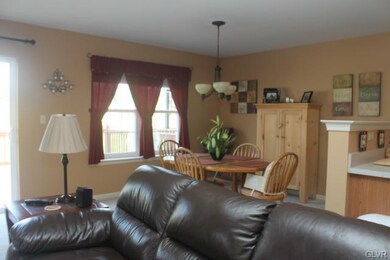 6805 Hunt Dr, Macungie, PA 18062 - photo 6