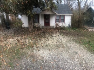 786 S Washington Ave, Fayetteville, AR 72701 - photo 2