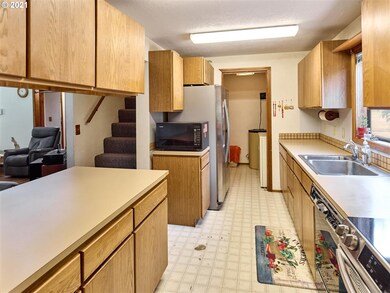 5696 S Whiskey Hill Rd, Hubbard, OR 97032 - photo 7