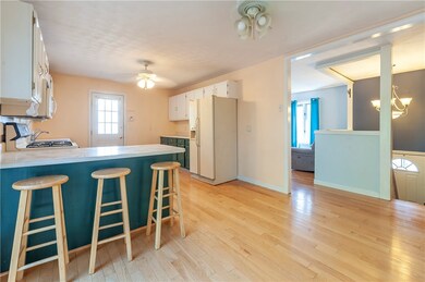 165 Rocco Ave, Pawtucket, RI 02860 - photo 3