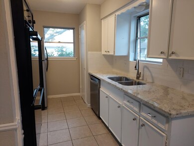 8602 Twisting Vine Ln, Houston, TX 77040 - photo 3