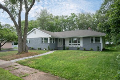 52 Clover Cir, Hamden, CT 06514 - photo 2