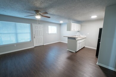 6519 Sloan St unit 8, Houston, TX 77087 - photo 2