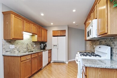 2020 Tamahawk Ln unit 2020, Naperville, IL 60564 - photo 7