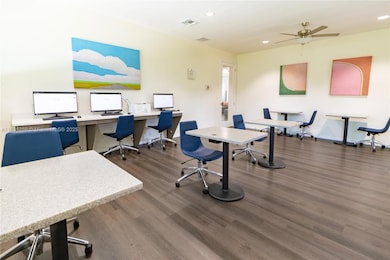 Cyber Lounge
