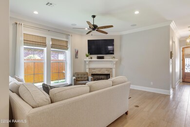 308 Dunvegan Ct-6