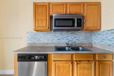 3550 Blue Lake Dr unit 502, Pompano Beach, FL 33064 - photo 4