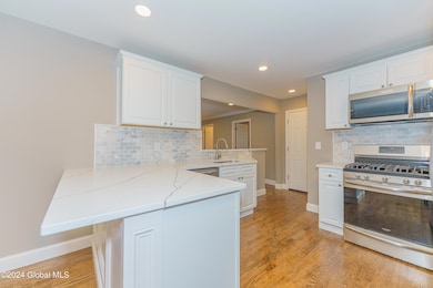 2 Kitchen 4