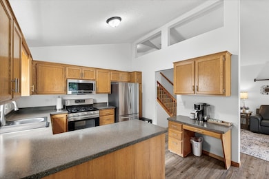 Kitchen desk is removable.