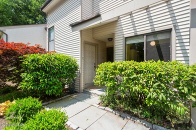 002-photo-front-entrance-7213336