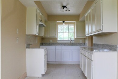 3806 Old Chocolate Bayou Rd, Manvel, TX 77578 - photo 4