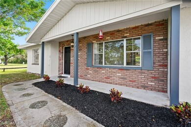 930 Entrada Dr N, Fort Myers, FL 33919 - photo 6