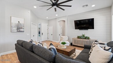 1383 E Geronimo St unit I, Chandler, AZ 85225 - photo 7