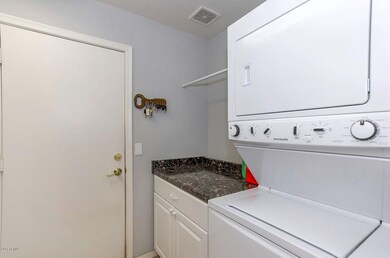 10140 W Ross Ave-large-022-13-Laundry-15