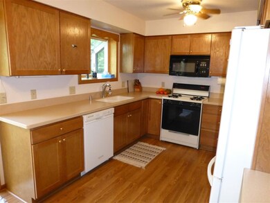 130 S Oak St, Oregon, WI 53575 - photo 4