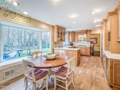 9 Duncan Dr, Morganville, NJ 07751 - photo 3