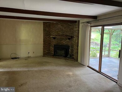 214 Meadow Glen Ln, Reading, PA 19607 - photo 5