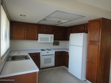 105A Hemlock Plaza, Monroe Township, NJ 08831 - photo 6