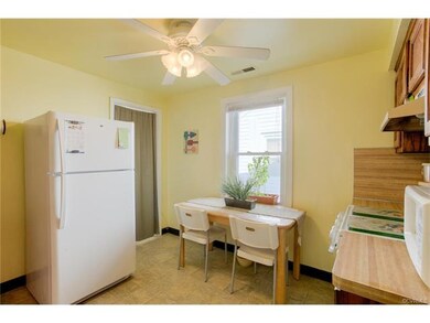 Eat-In Kitchen