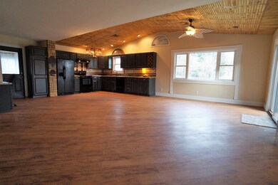 FAMILY ROOM / KITCHEN AREA