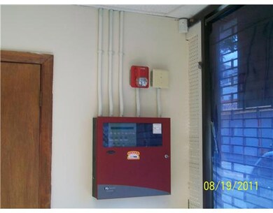 685 Cranston St, Providence, RI 02907 - photo 4