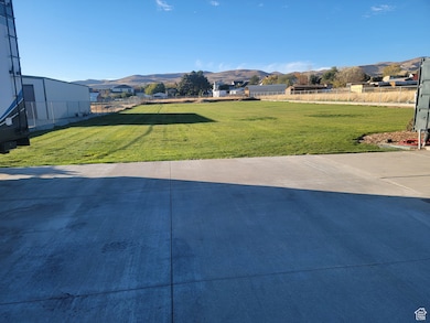 View of yard featuring a mountain view