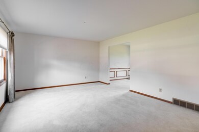 4502 Ducrest-124