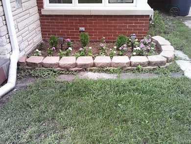 2918 W 99th Place, Evergreen Park, IL 60805 - photo 3