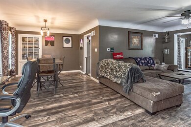 2421 10th Ave SW, Cedar Rapids, IA 52404 - photo 4