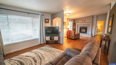 663 Royalty Cir NE, Salem, OR 97301 - photo 4