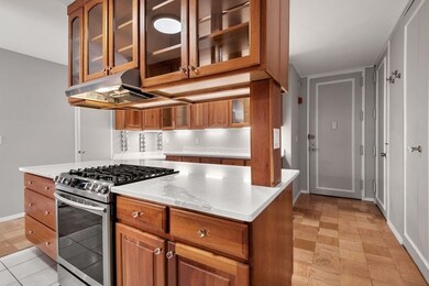 Harbor Towers unit 14G, Boston, MA 02110 - photo 3