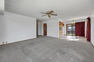 855 S 14th St, Marion, IA 52302 - photo 6