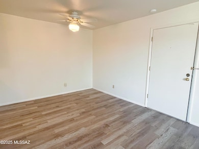 461 W Yucca Ct unit 312, Tucson, AZ 85704 - photo 3