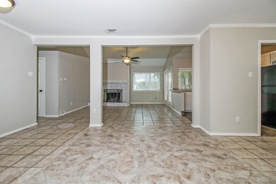 405 Lone Oak Cir, Euless, TX 76039 - photo 4