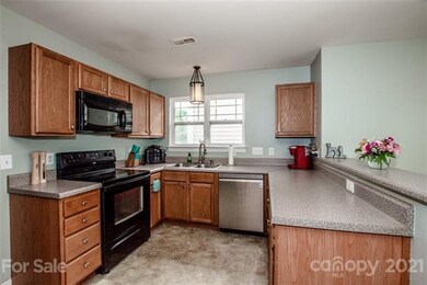 205 Tarrington Dr, Statesville, NC 28625 - photo 4