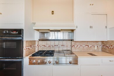 2421 Frankfort Ave, El Paso, TX 79930 - photo 7