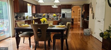 9271 Crescent Ln, La Plata, MD 20646 - photo 4