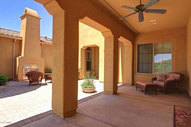 Courtyard Patio_3901
