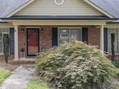 1216 Shoresbrook Rd, Spartanburg, SC 29301 - photo 4