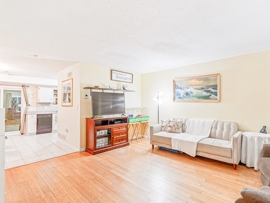 945 Riverside Dr unit 2A, Methuen, MA 01844 - photo 5