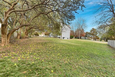 8406 Mullen Rd, Lenexa, KS 66215 - photo 7