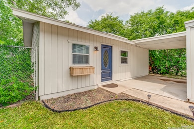 8215 Lazy Creek Dr, San Antonio, TX 78242 - photo 4