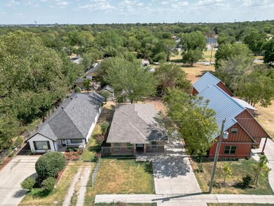 407 Houston St, Ennis, TX 75119 - photo 3