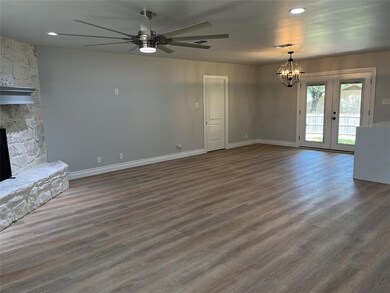 2601 W Highland Dr, Granbury, TX 76049 - photo 7