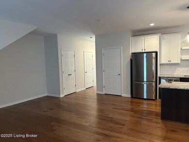 3022 Taylor Cove Dr, Louisville, KY 40220 - photo 6