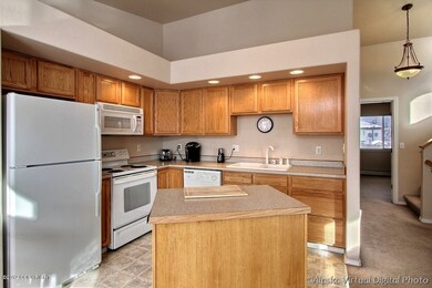 3900 W 86th