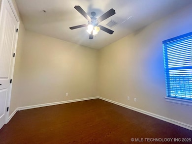 412 E B St unit 412 B, Jenks, OK 74037 - photo 4