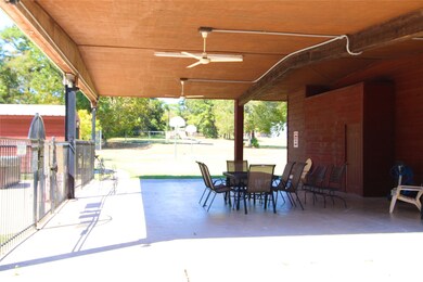 201 N Forest Dr, Huntsville, TX 77340 - photo 5