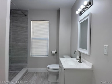 2210 Willow St, Port Huron, MI 48060 - photo 6